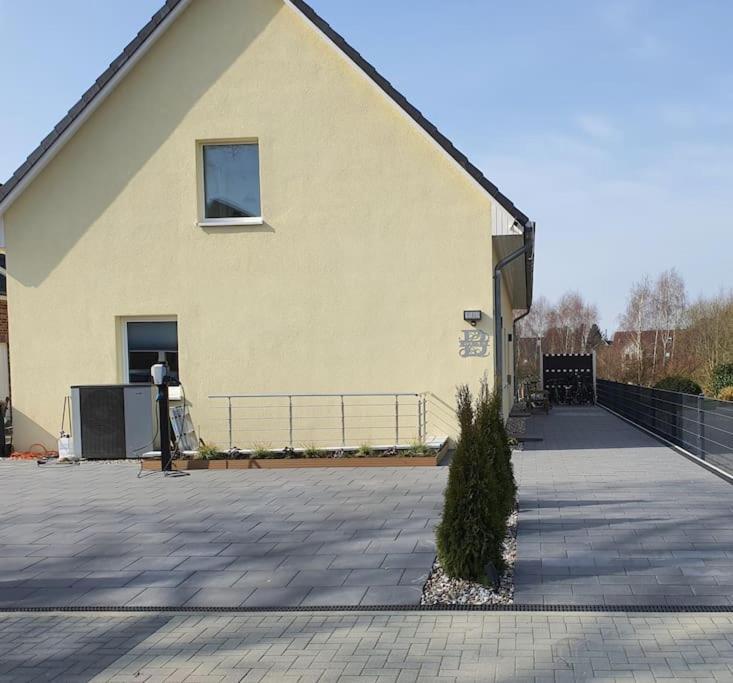Kiel-Russee Familienwohnung, Lademoeglichkeit, Co2 Frei Exteriér fotografie